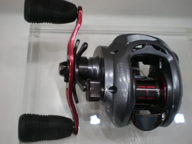 Amazon.com : Daiwa GENESY 150H-L Fishing Reel Left Handle