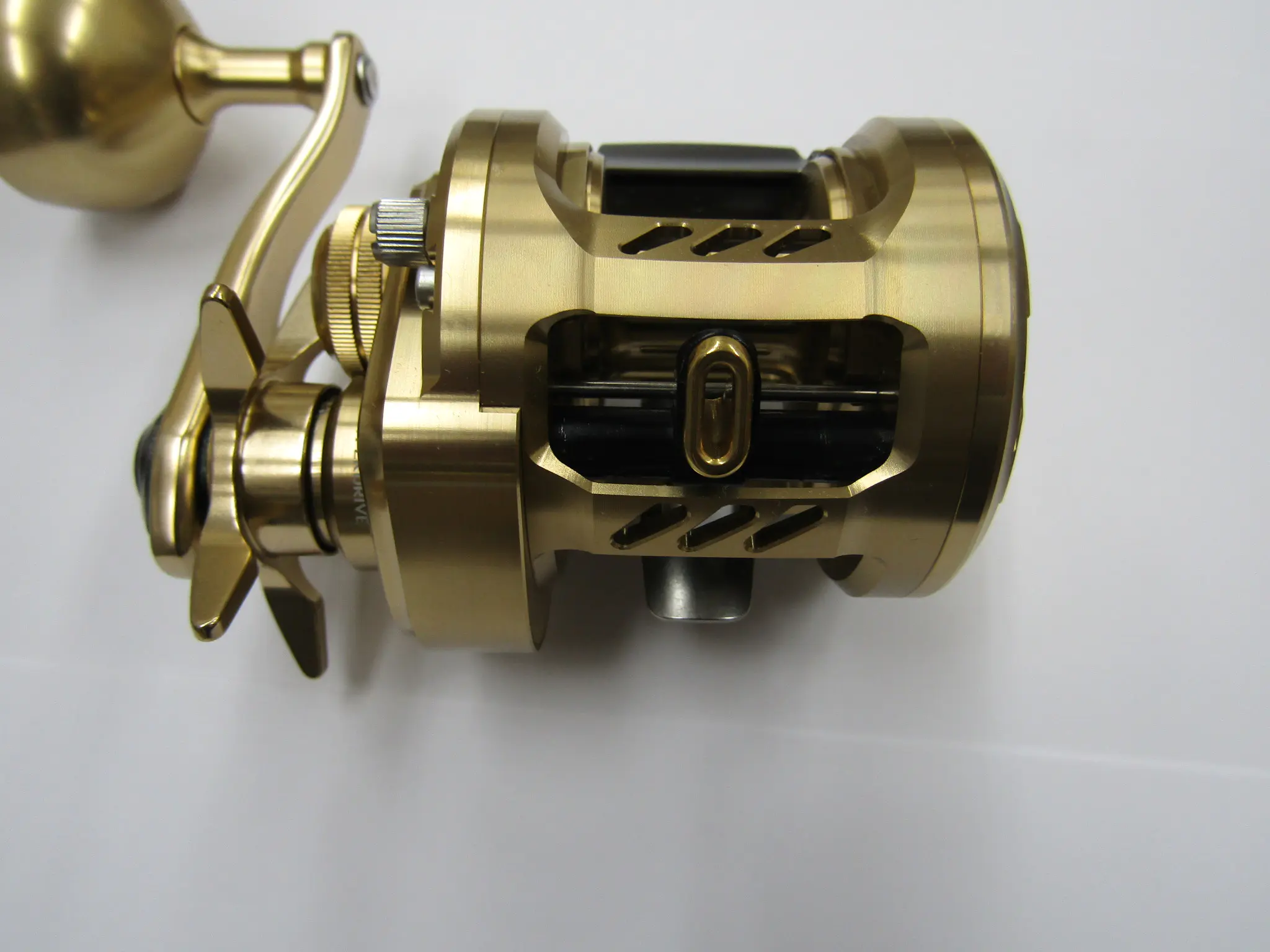 値下げしました！Daiwa バサラ200 L ダイワ 21バサラ 200(右巻キ)【即日発送】(200): リール｜釣具の